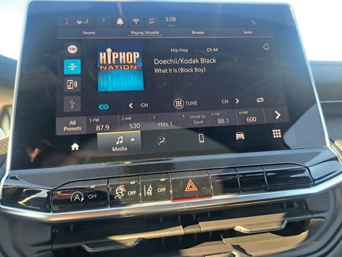 New 2026 Jeep Compass Latitude image 10