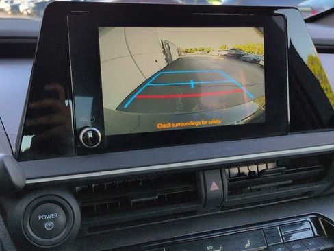Certified 2025 Toyota Prius LE AWD/4WD image 13