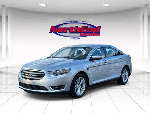 Used 2018 Ford Taurus SEL image 3