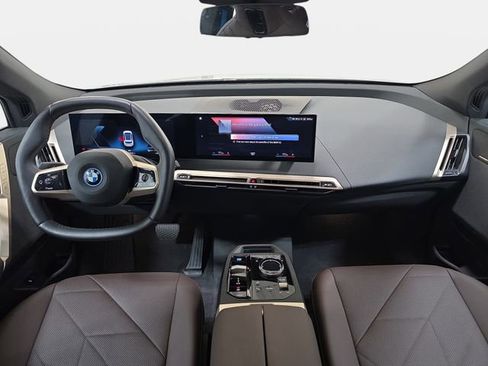 Used 2023 BMW iX xDrive50 w/ Convenience Package image 9