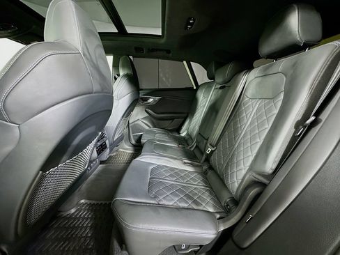 Used 2023 Audi SQ8 Prestige w/ Prestige Package AWD/4WD image 17