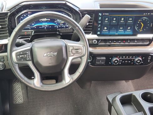 Used 2024 Chevrolet Silverado 2500 LT w/ Midnight Edition AWD/4WD image 27
