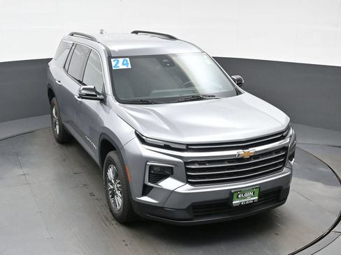 Used 2024 Chevrolet Traverse LT AWD/4WD image 43