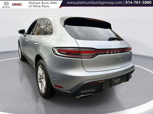 Used 2023 Porsche Macan image 2