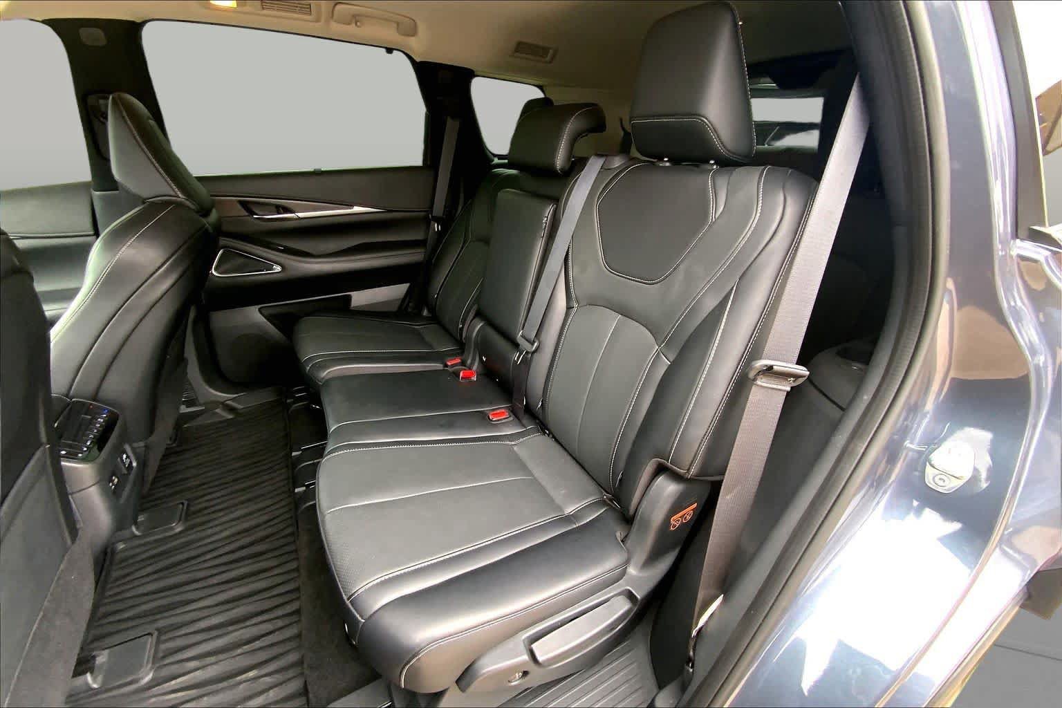 Used 2023 INFINITI QX60 Sensory w/ Vision Package FWD image 19