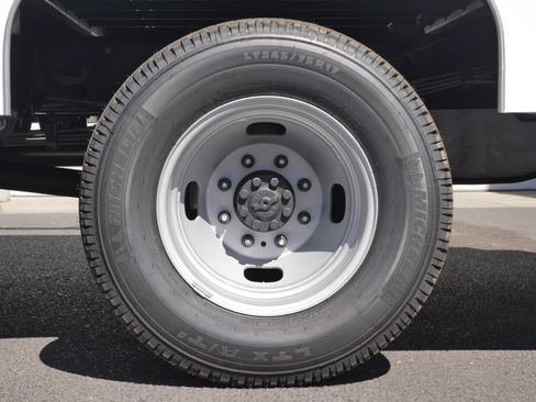 New 2026 Ford F350 XL w/ XL Chrome Package AWD/4WD image 17