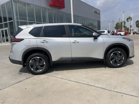 Certified 2024 Nissan Rogue SV image 2