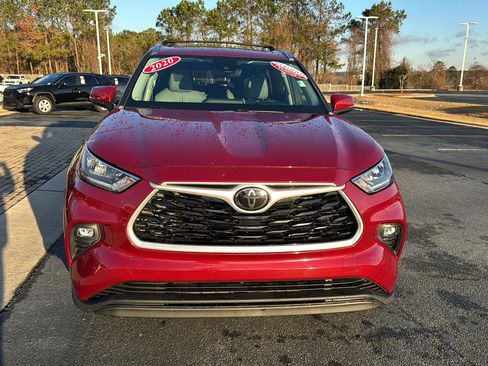 Certified 2020 Toyota Highlander XLE image 7