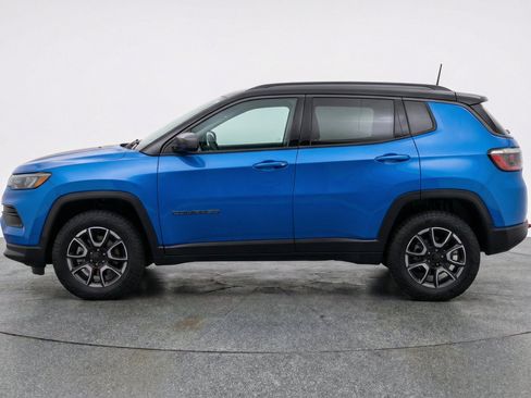 Used 2025 Jeep Compass Trailhawk AWD/4WD image 5