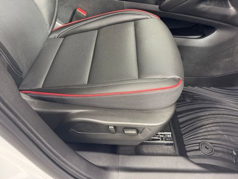 Used 2023 Buick Envision Essence w/ Technology Package I image 37