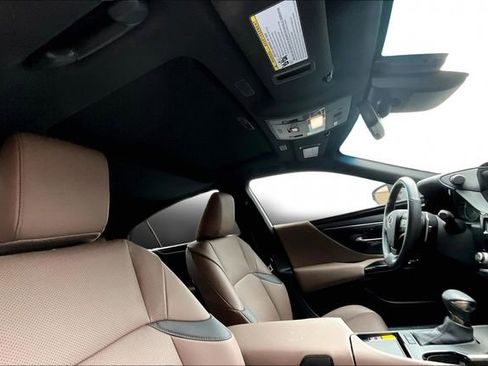 Used 2024 Lexus ES 350 w/ Premium Package image 19