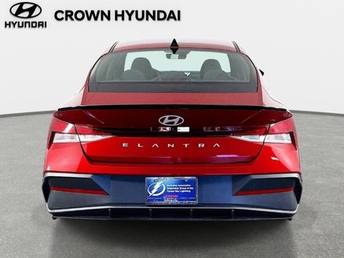 Certified 2025 Hyundai Elantra Sport FWD image 6