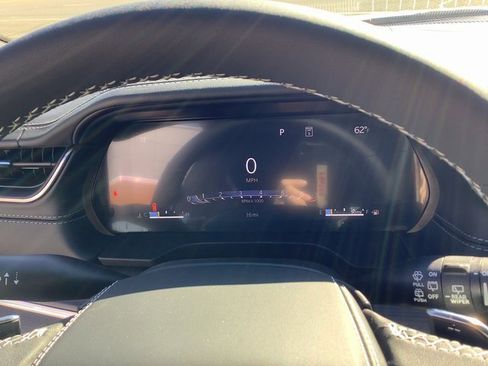 New 2025 Jeep Grand Cherokee Overland w/ Luxury Tech Group IV image 14