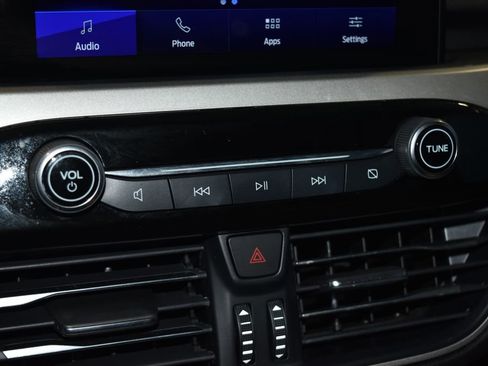 Used 2022 Ford Escape SE image 12