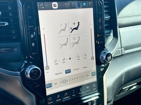 Used 2024 RAM 2500 Laramie image 24