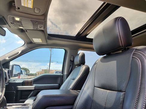 Used 2019 Ford F150 Lariat w/ Equipment Group 502A Luxury AWD/4WD image 12