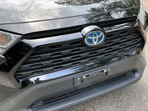 Used 2021 Toyota RAV4 XLE Premium AWD/4WD image 34