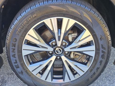 Certified 2021 Nissan Rogue SV image 9