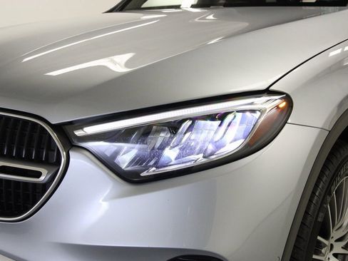 Certified 2025 Mercedes-Benz GLC 300 4MATIC image 9