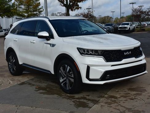 Used 2024 Kia Sorento EX image 3