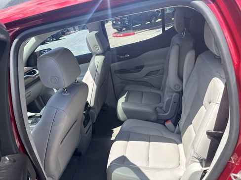 Used 2017 GMC Acadia SLT FWD image 18