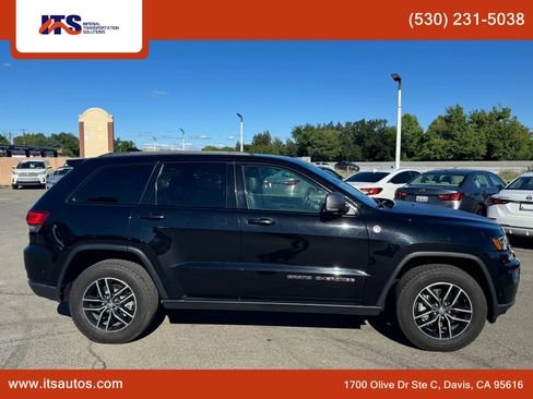 Used 2018 Jeep Grand Cherokee Trailhawk w/ Trailhawk Luxury Group image 6