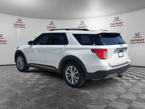 Used 2021 Ford Explorer XLT w/ Equipment Group 202A AWD/4WD image 3