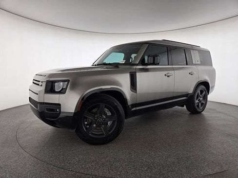 Used 2024 Land Rover Defender 130 X-Dynamic SE AWD/4WD image 1