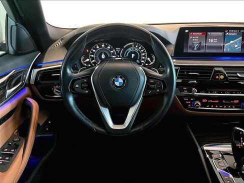 Used 2019 BMW 530e w/ Convenience Package RWD image 16