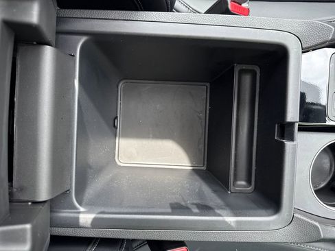 Used 2025 Honda Pilot Touring image 32