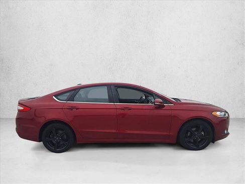 Used 2016 Ford Fusion SE FWD image 4