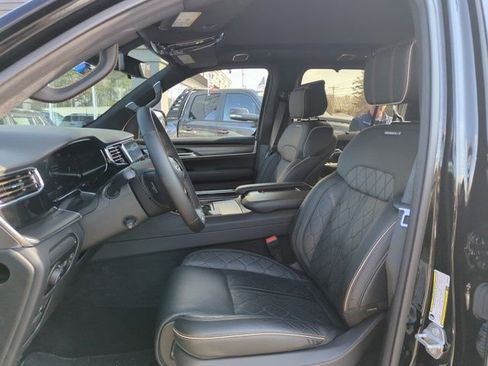 Used 2023 Jeep Grand Wagoneer Series III w/ Quick Order Packagew 28T image 13