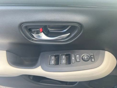 New 2026 Honda HR-V LX image 18