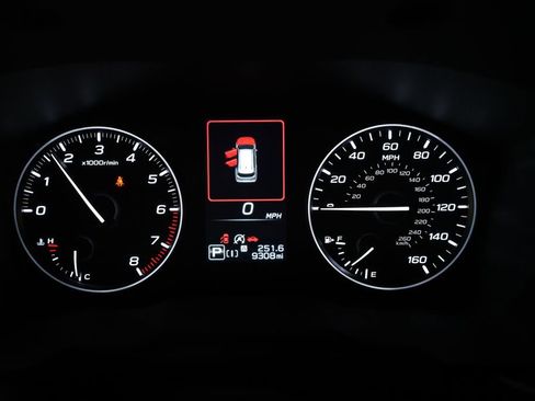 Used 2025 Subaru Forester Premium AWD/4WD image 2