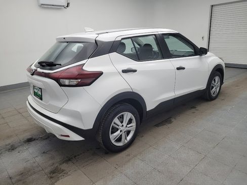Used 2021 Nissan Kicks S image 10