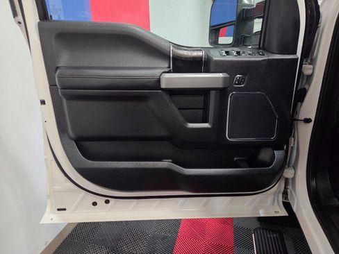 Used 2019 Ford F350 Platinum w/ Platinum Ultimate Package image 35