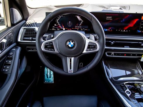 New 2026 BMW X7 M60i image 10
