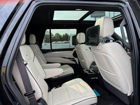 Used 2025 Cadillac Escalade Sport w/ Touring Package AWD/4WD image 13