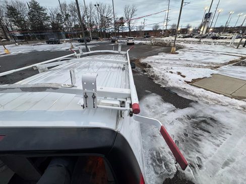 Used 2017 Chevrolet Express 2500 image 32