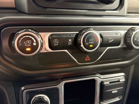 Used 2018 Jeep Wrangler Sport AWD/4WD image 21