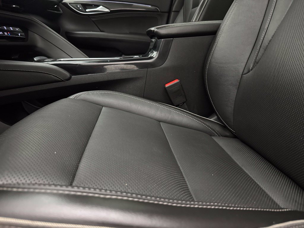 Used 2021 Buick Envision Essence AWD/4WD image 20