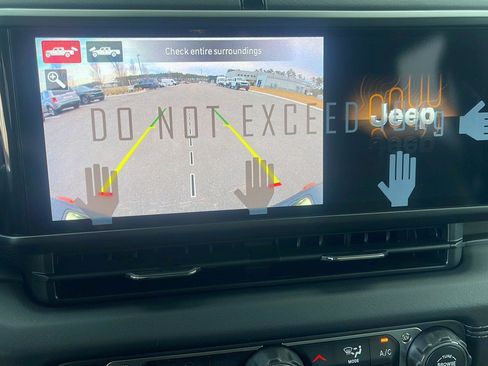 New 2025 Jeep Gladiator Mojave w/ Safety Group image 22