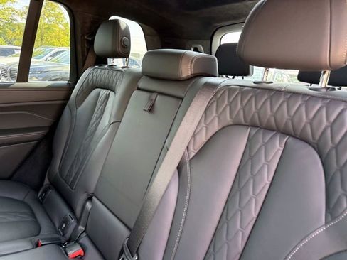Used 2024 BMW X7 M60i AWD/4WD image 15