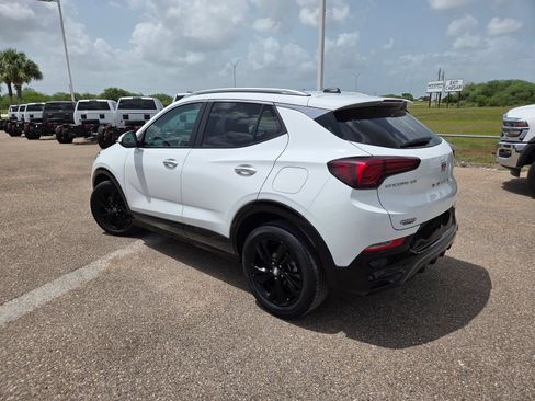 Used 2024 Buick Encore GX Sport Touring FWD image 6