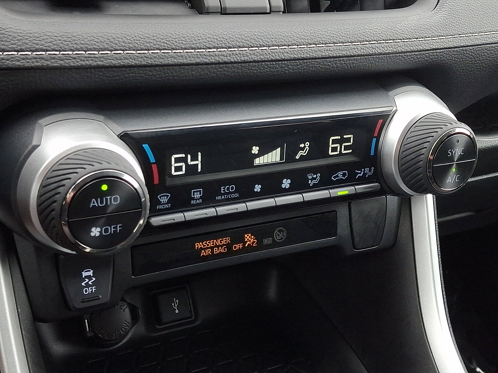 Used 2021 Toyota RAV4 XLE AWD/4WD image 15
