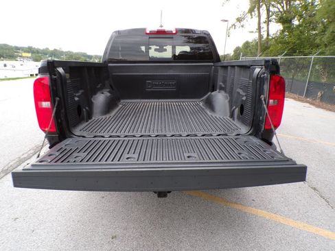 Used 2020 Chevrolet Colorado Z71 AWD/4WD image 18