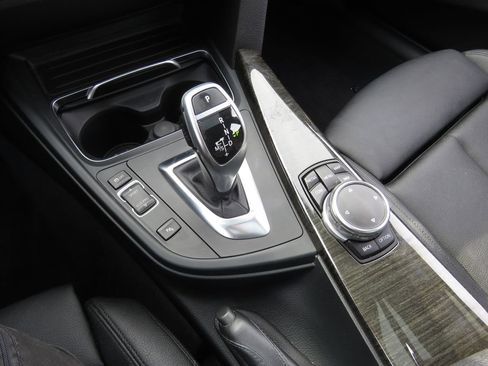 Used 2017 BMW 330i xDrive Sedan image 23