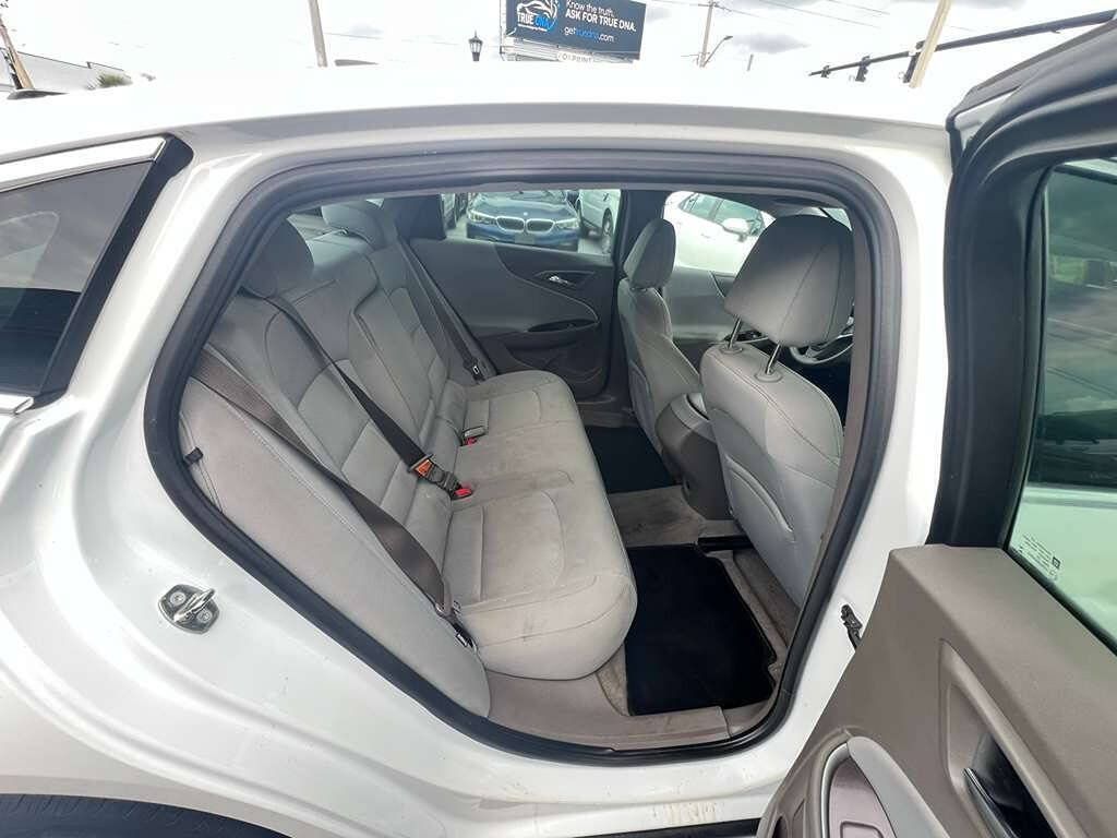 Used 2018 Chevrolet Malibu LS FWD image 16