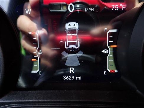 Used 2025 Jeep Wrangler Rubicon AWD/4WD image 24