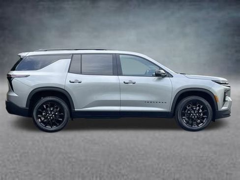 New 2025 Chevrolet Traverse LT w/ Midnight/Sport Edition image 4